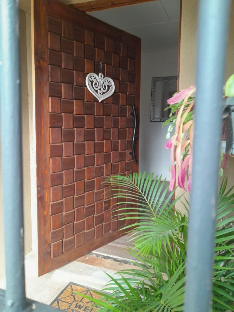 2 Bedroom Property for Sale in Meiringspark North West